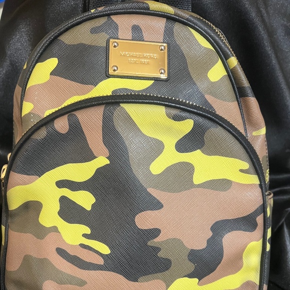 RARE Michael Kors  Jet Set Acid Lemon & Green Camo Backpack - Picture 1 of 13